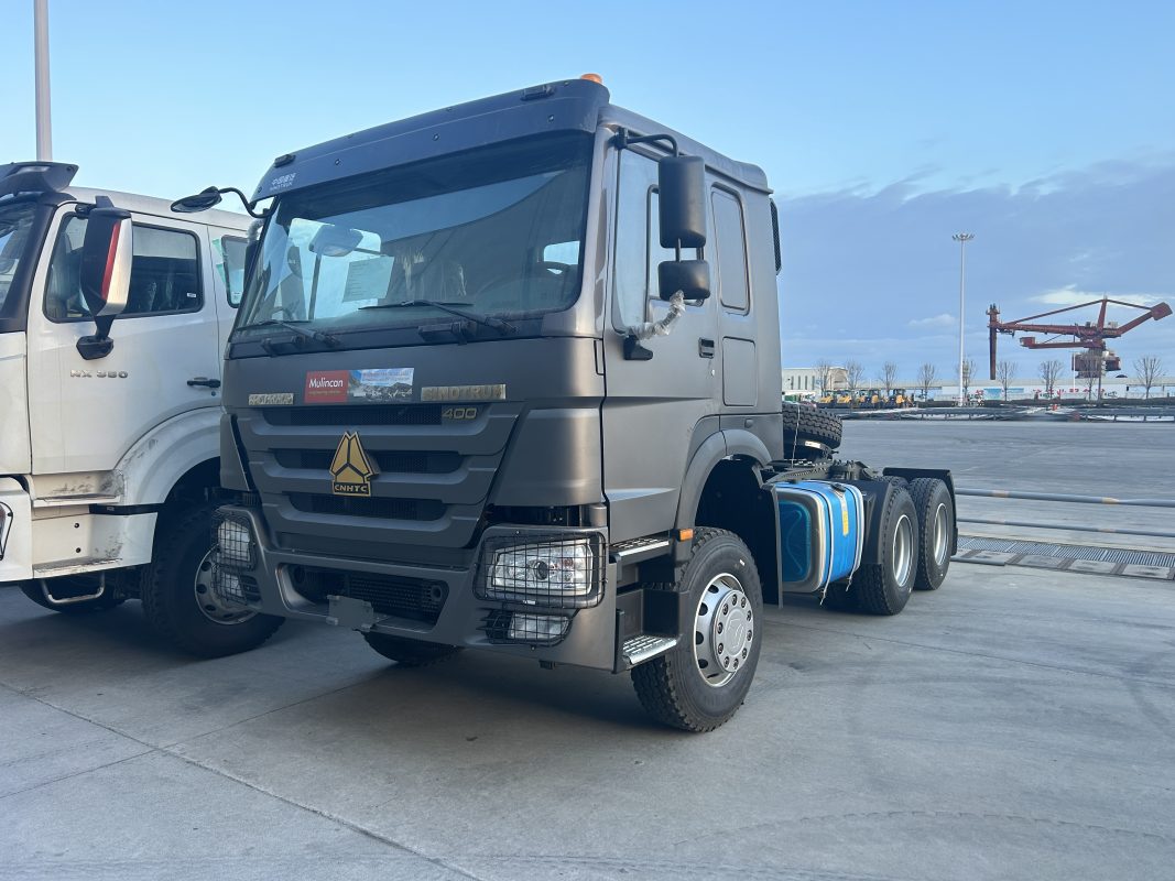 Mulinchan_ Howo 400 horsepower 6x4 tractor sent to Tema Port